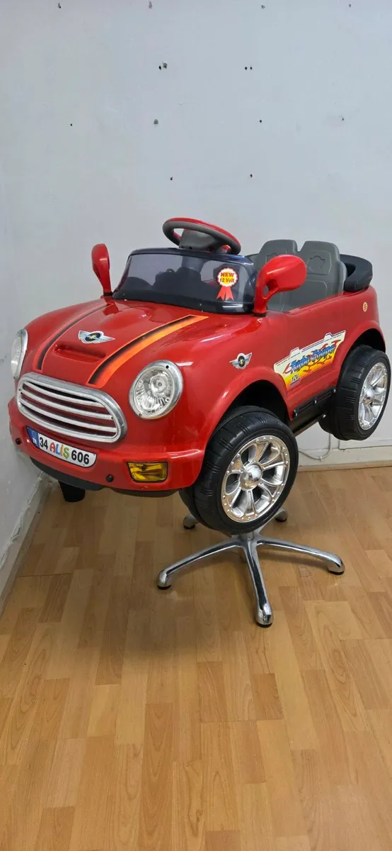 Barber shop styling car chair