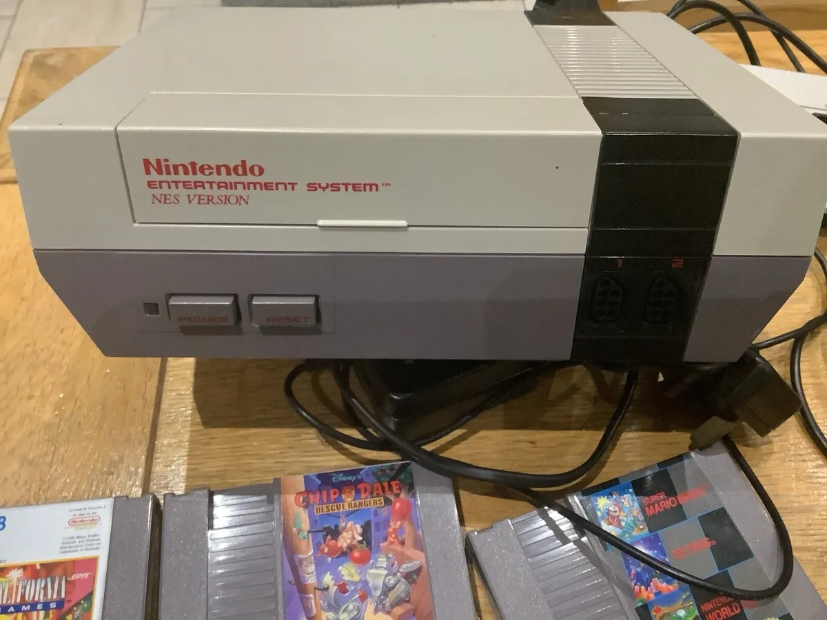 1985 VERY RARE Nintendo Entertainment System. - Image 1