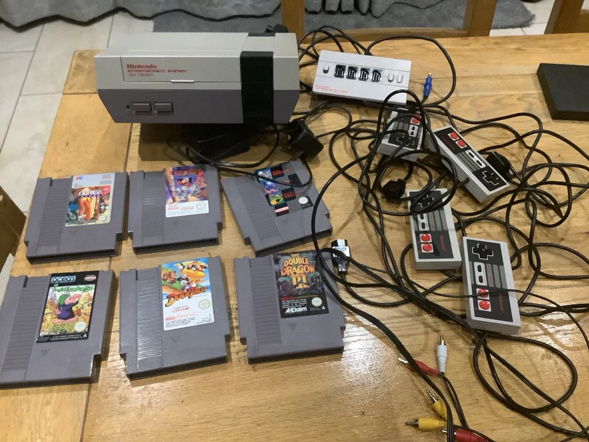 1985 VERY RARE Nintendo Entertainment System. - Image 2