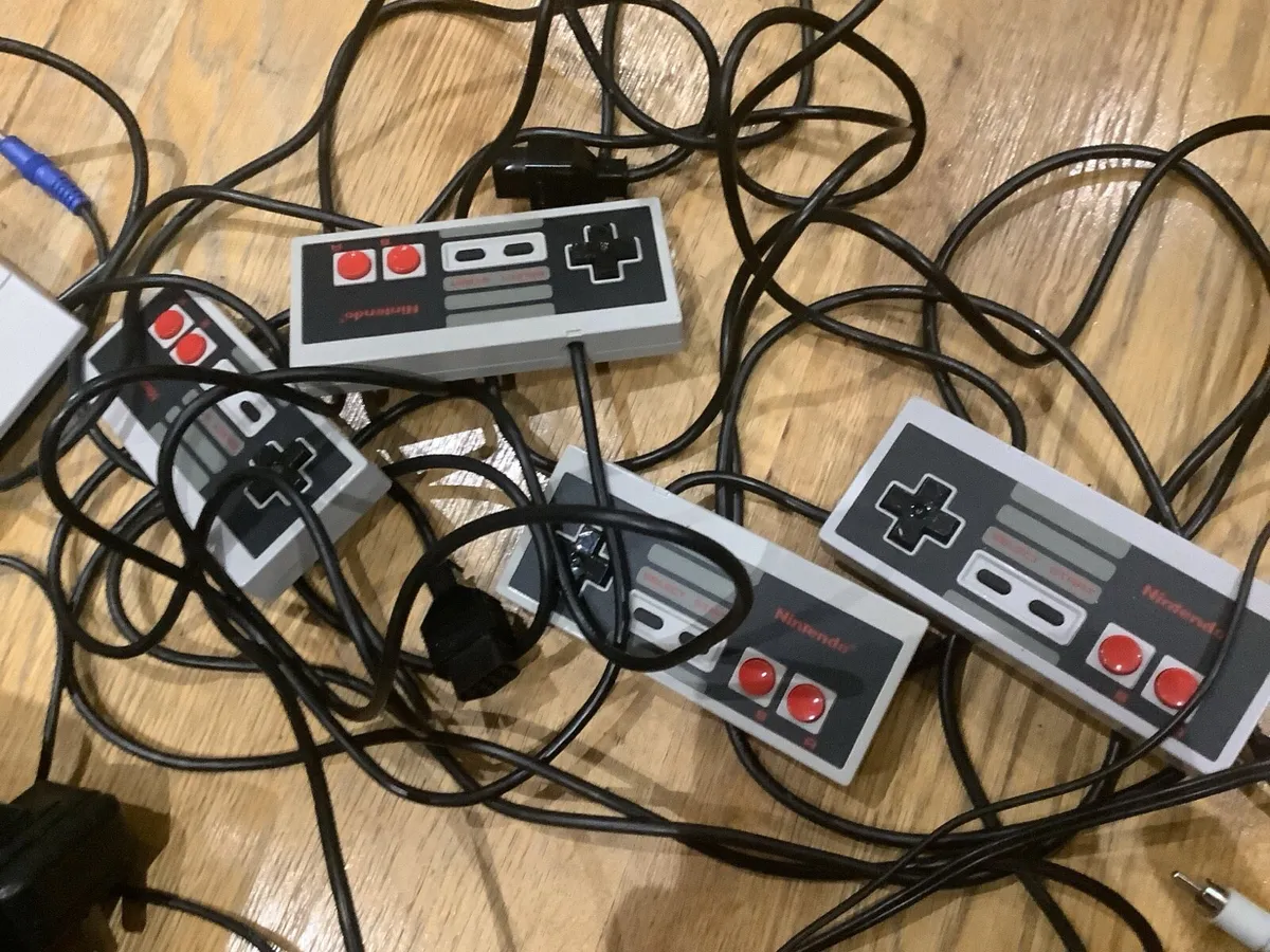 1985 VERY RARE Nintendo Entertainment System. - Image 4