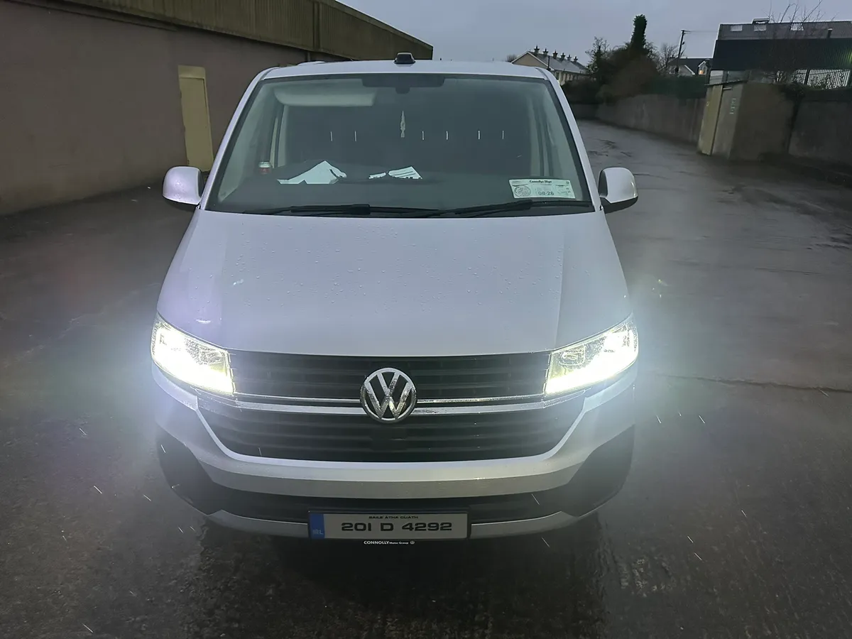 201 Volkswagen Transporter 2.0 TDI Highline - Image 2