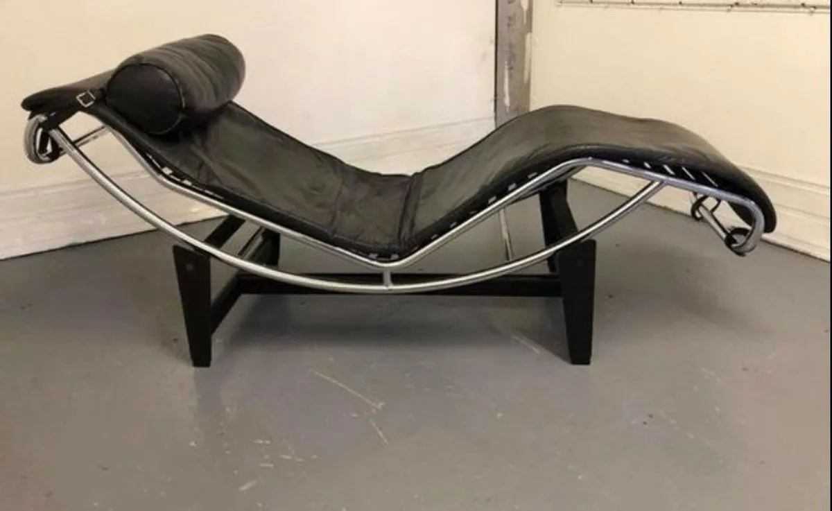 Mid Century Classic Le Corbusier Chaise
