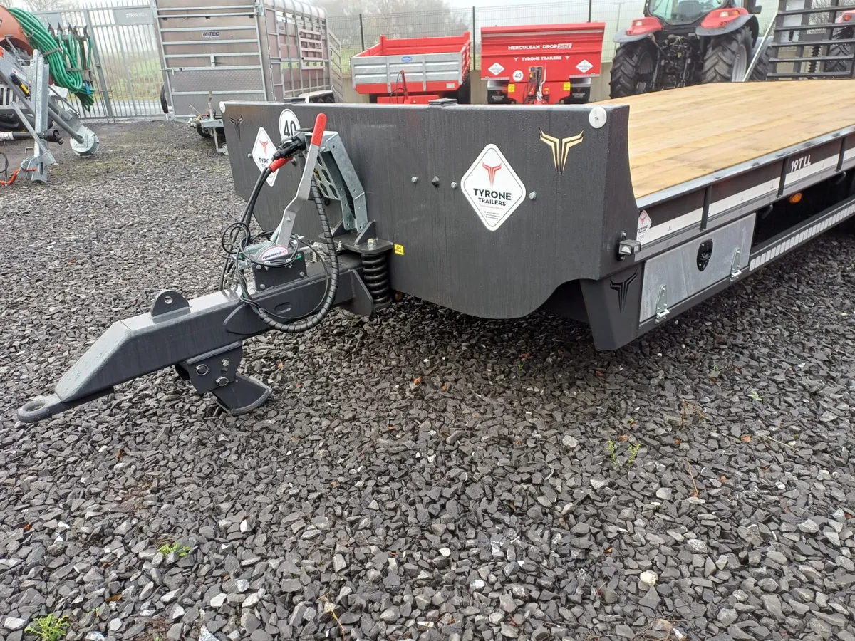 19 Ton Low Loader - Image 2