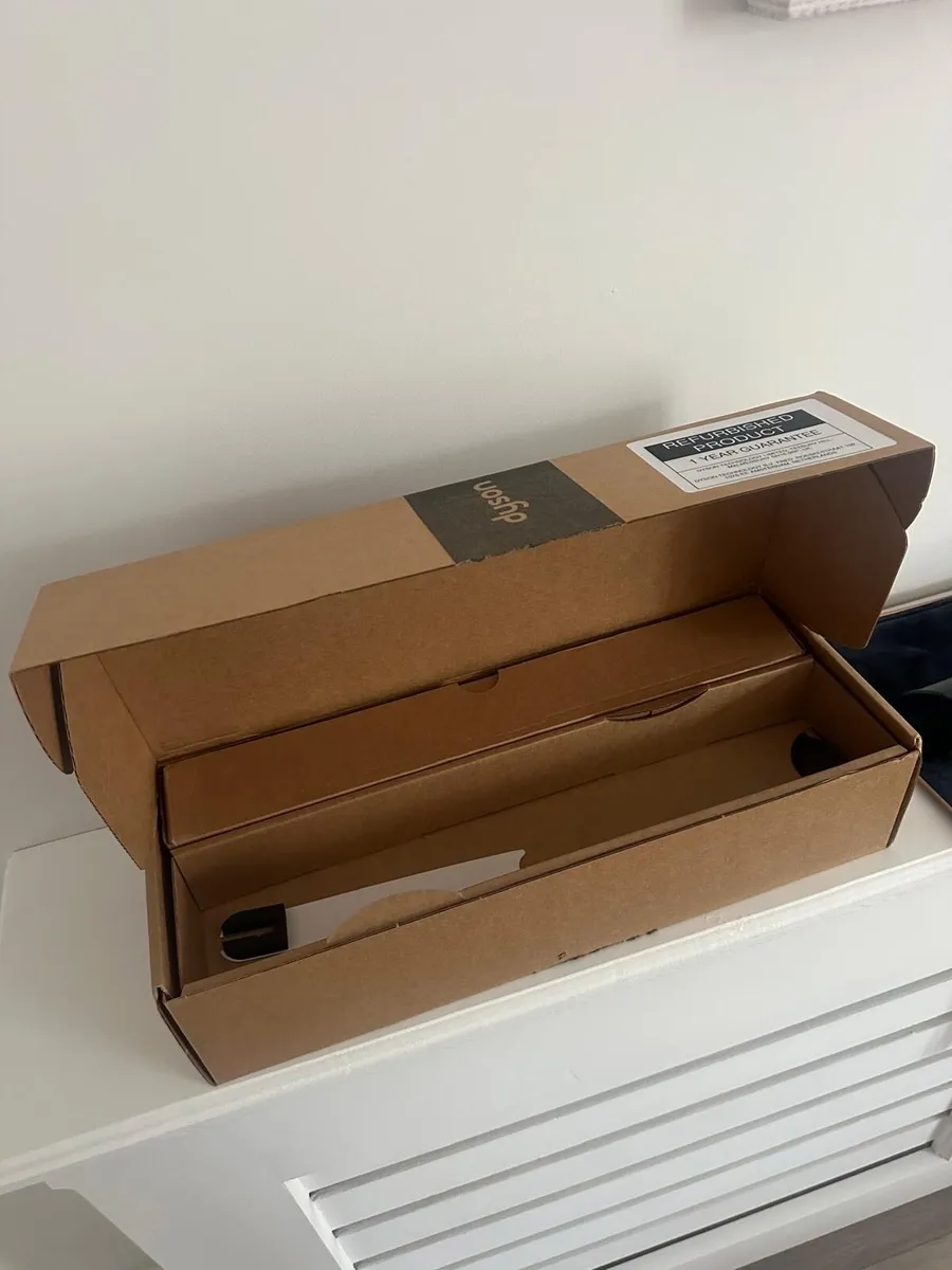 Dyson straightener brand new - Image 3
