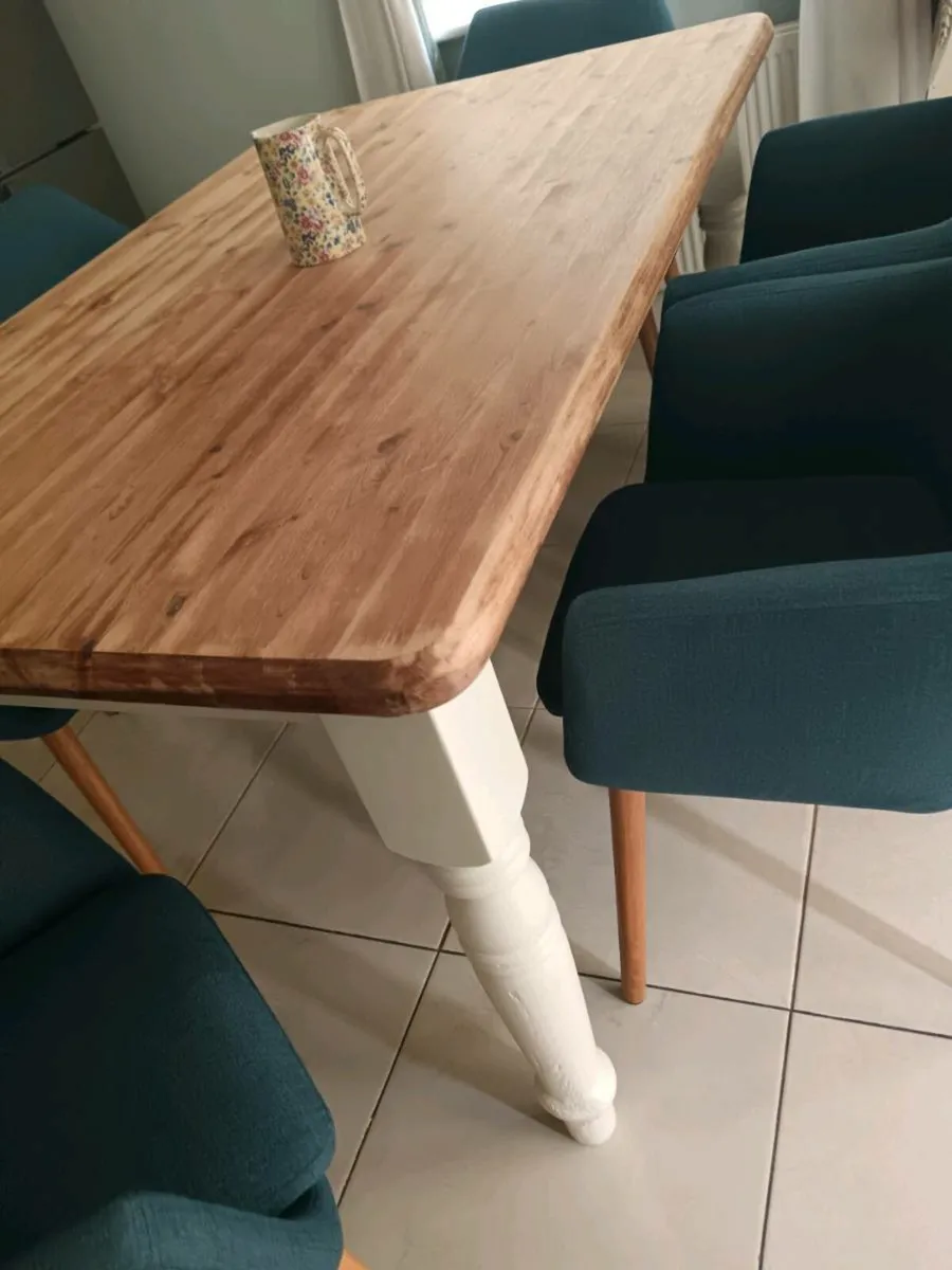 Dining table and chairs - Image 4