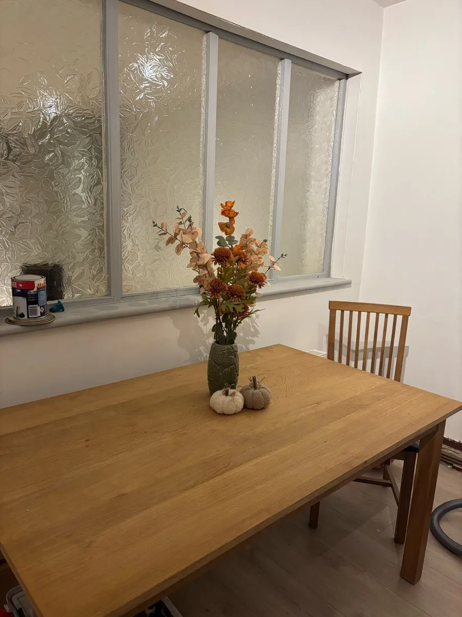 Free kitchen table with 4 chairs - Image 1