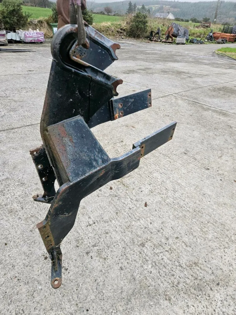 Case mx100c mc115 loader brackets - Image 2