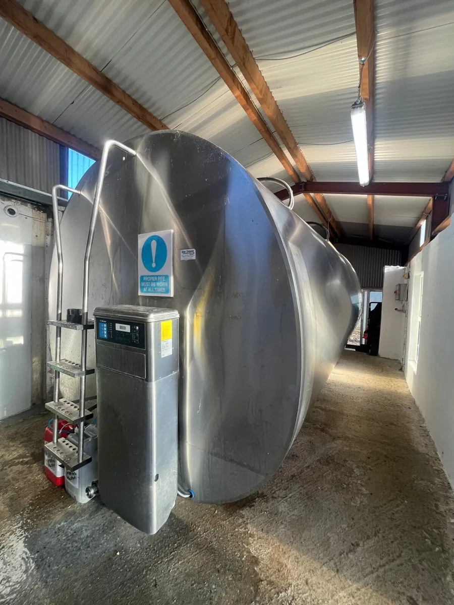Milk bulk tank - Image 1