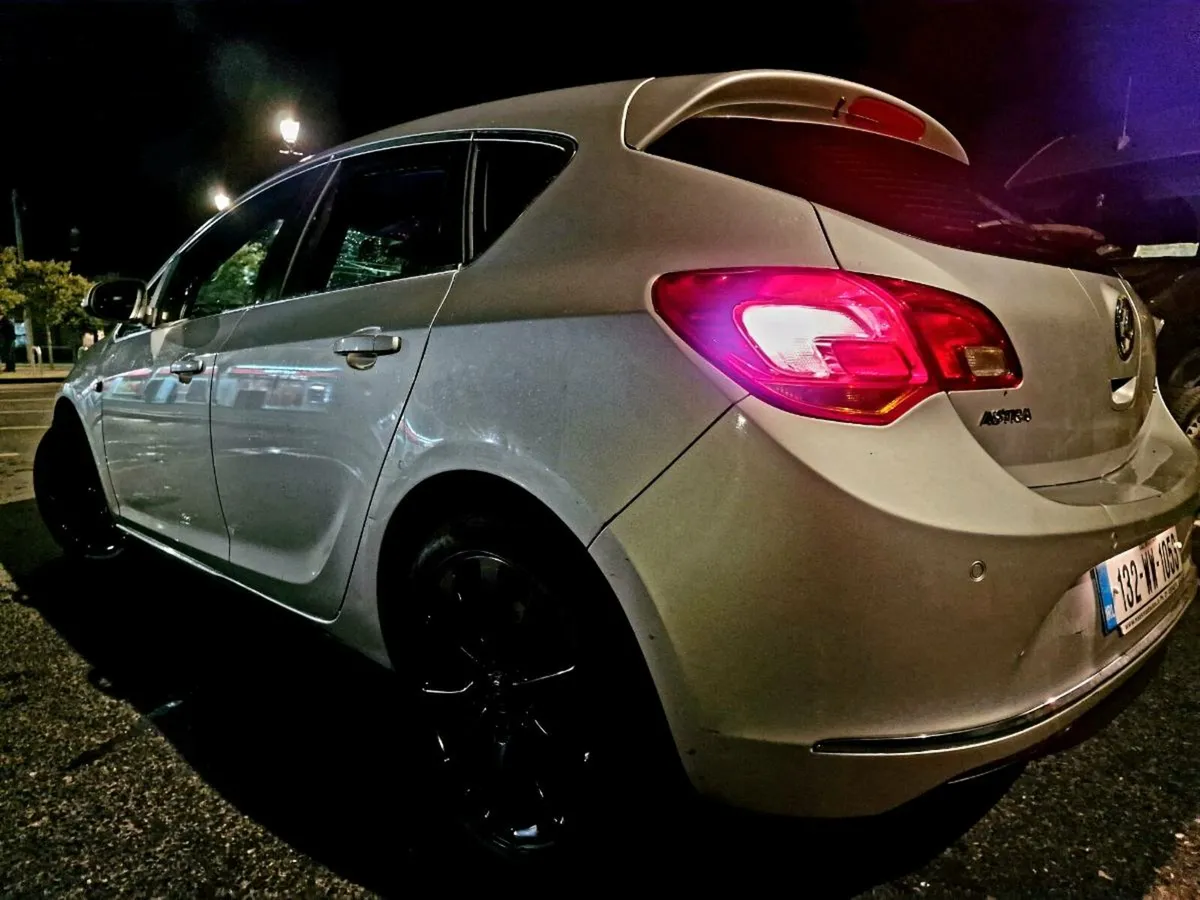 2013 ASTRA SRI SAT-NAV 1.7CRDI *NEW SHAPE* EXCELLE - Image 4