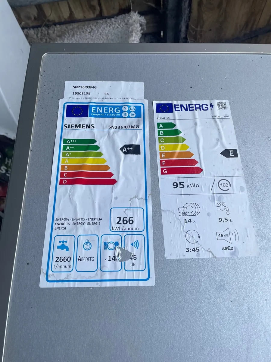 Siemens IQ 300 dishwasher - Image 1