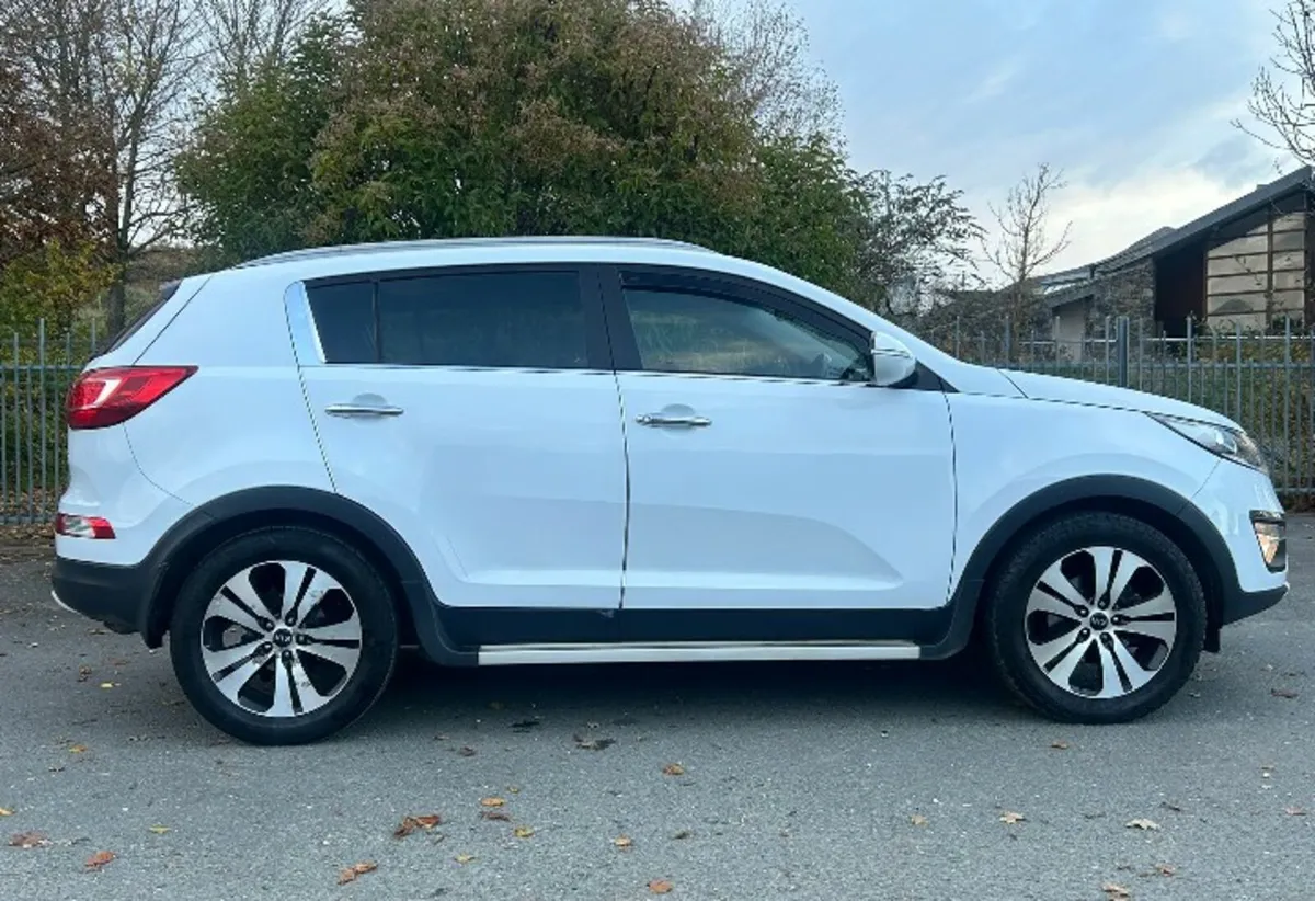 KIA SPORTAGE - NCT/TAX - Image 4