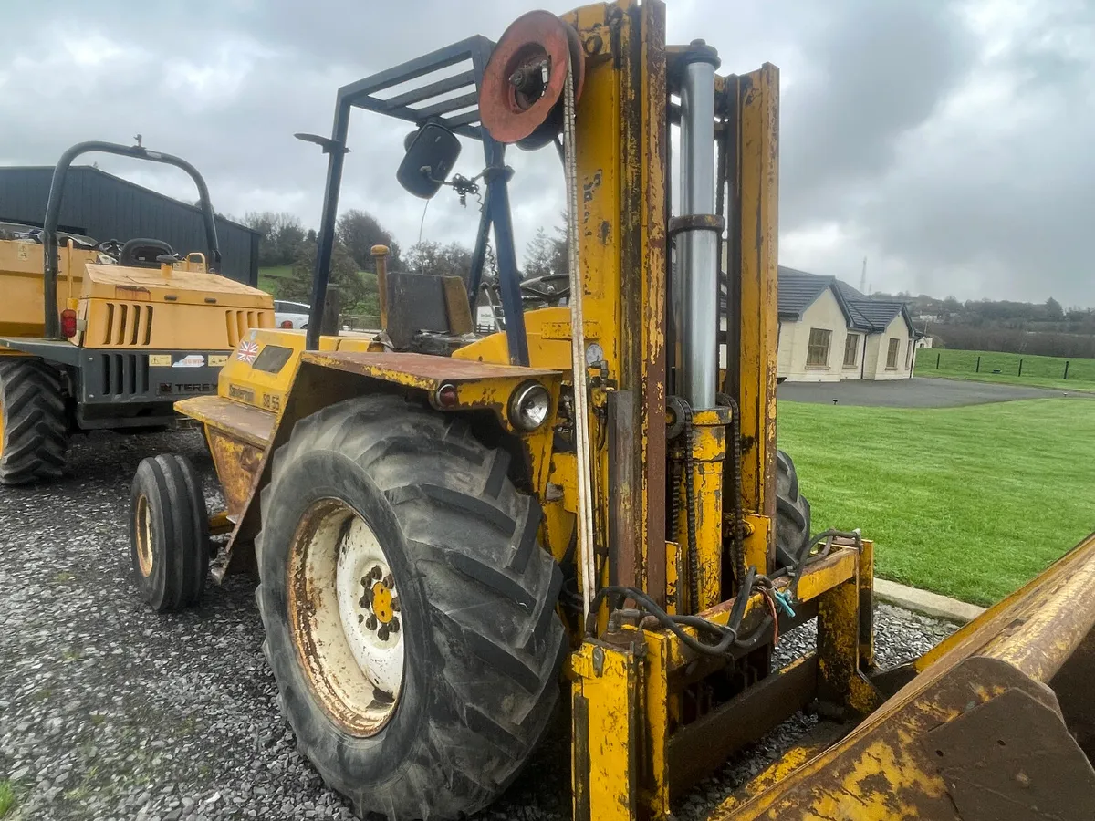 Sanderson rough terrain forklift - Image 2