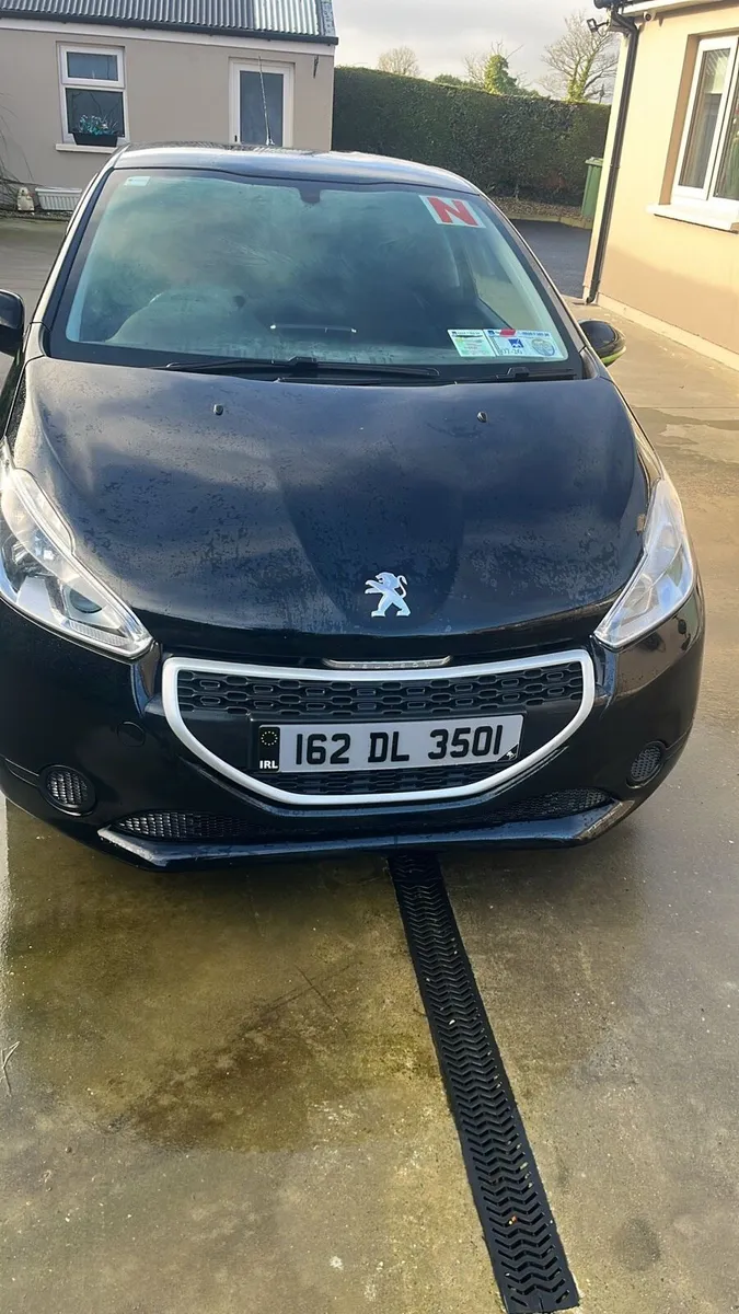 Peugeot 208 - Image 1