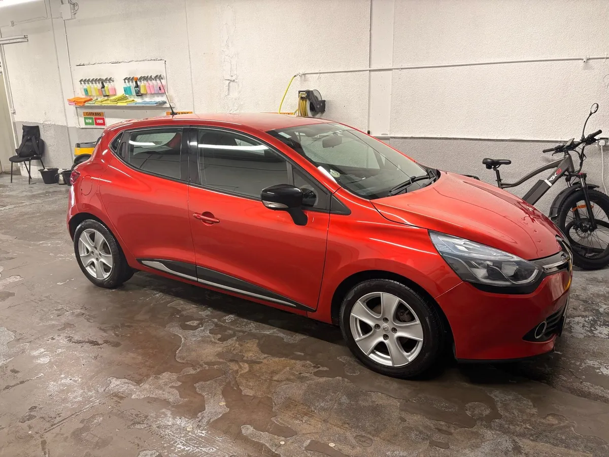2015 Renault Clio Dynamique - Image 2