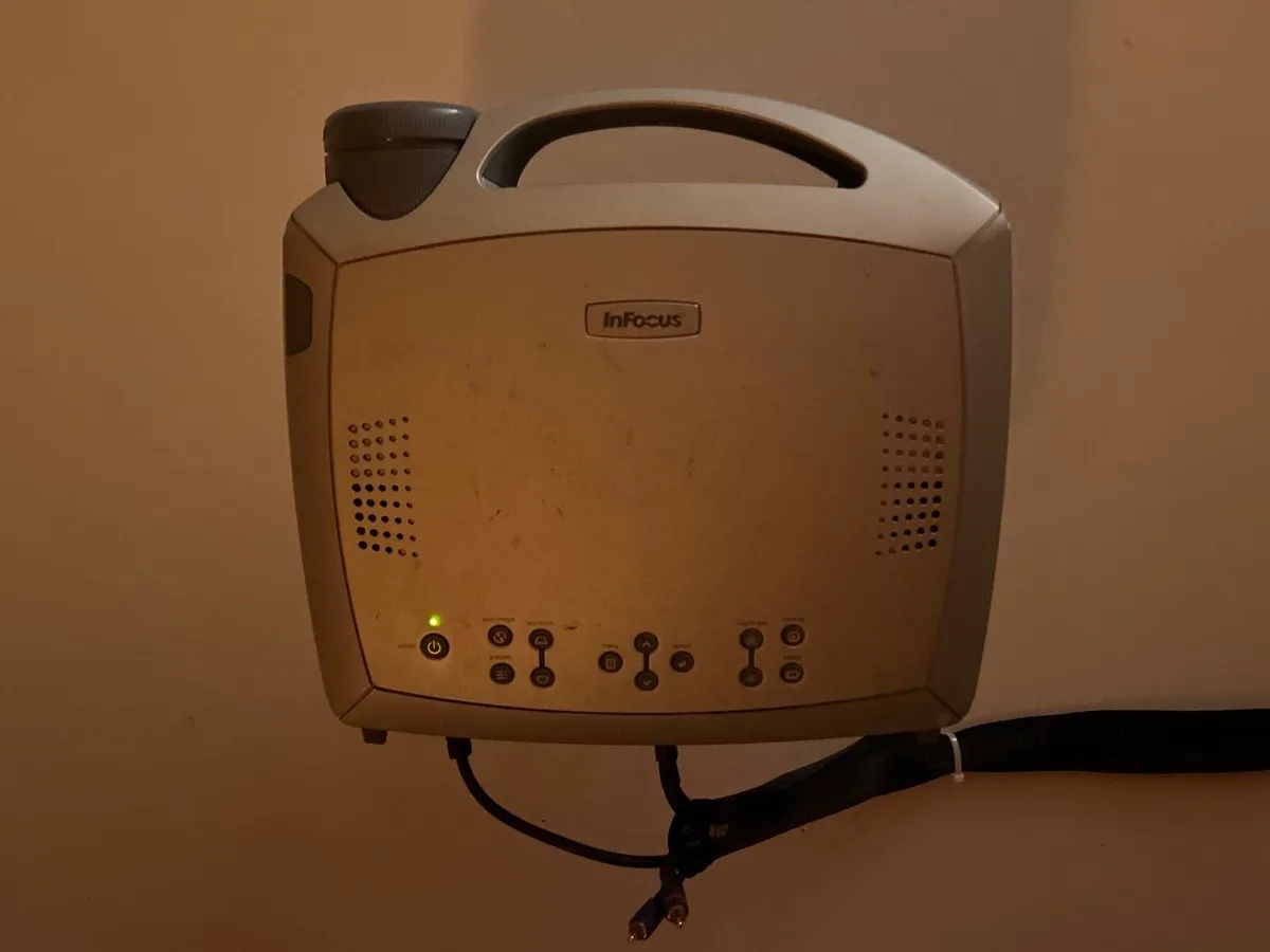 Projector, InFocus - Image 2