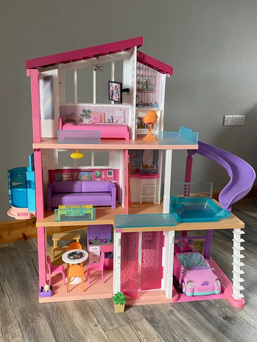 Barbie Dream House and Accessories - Image 4