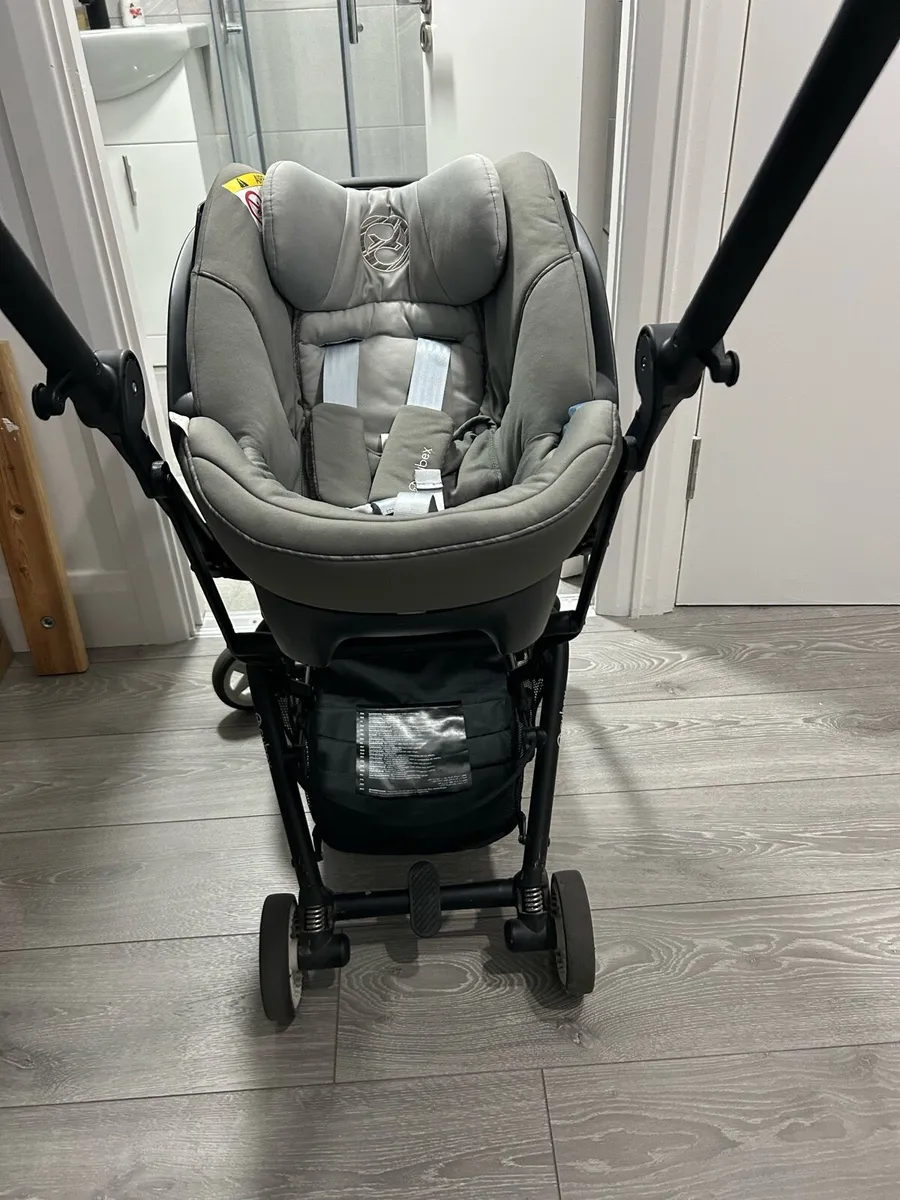 Cybex eezy Twist buggy and car seat - Image 2