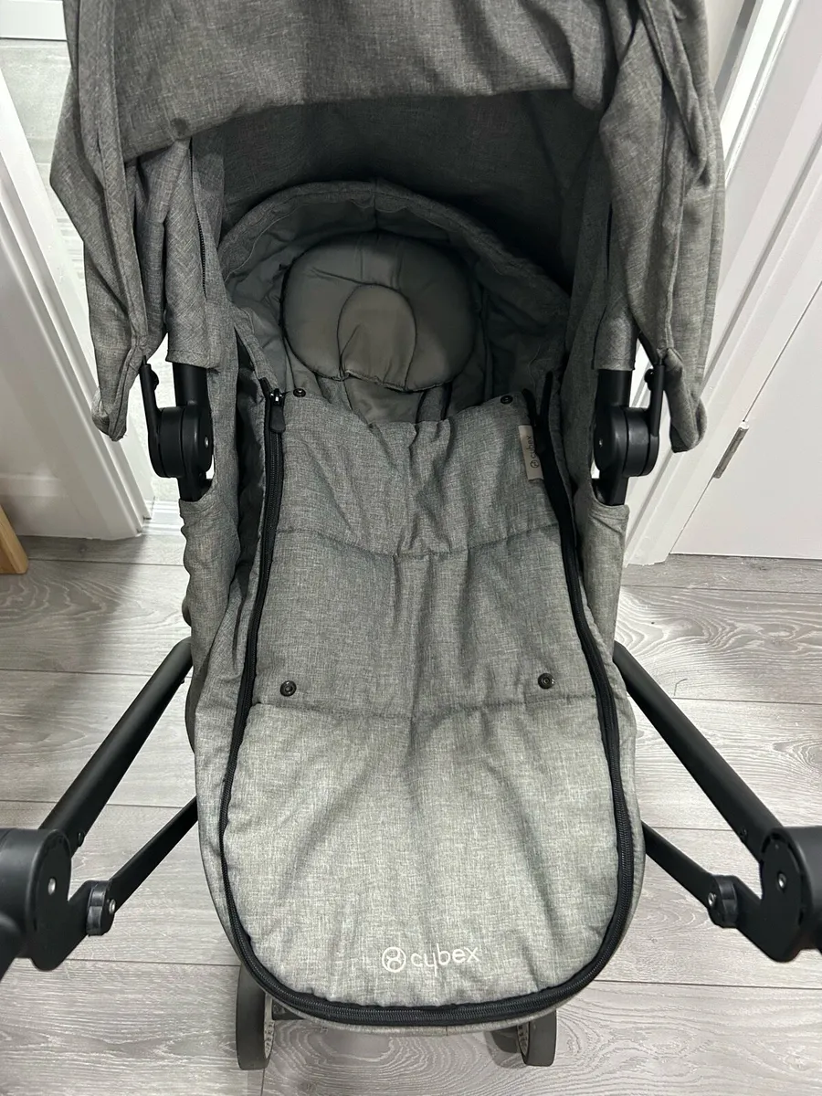 Cybex eezy Twist buggy and car seat - Image 4