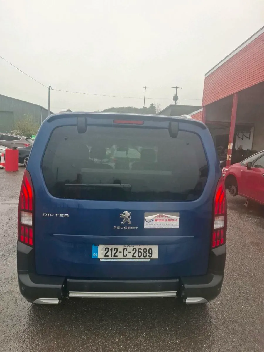 Wheelchair - Image 4