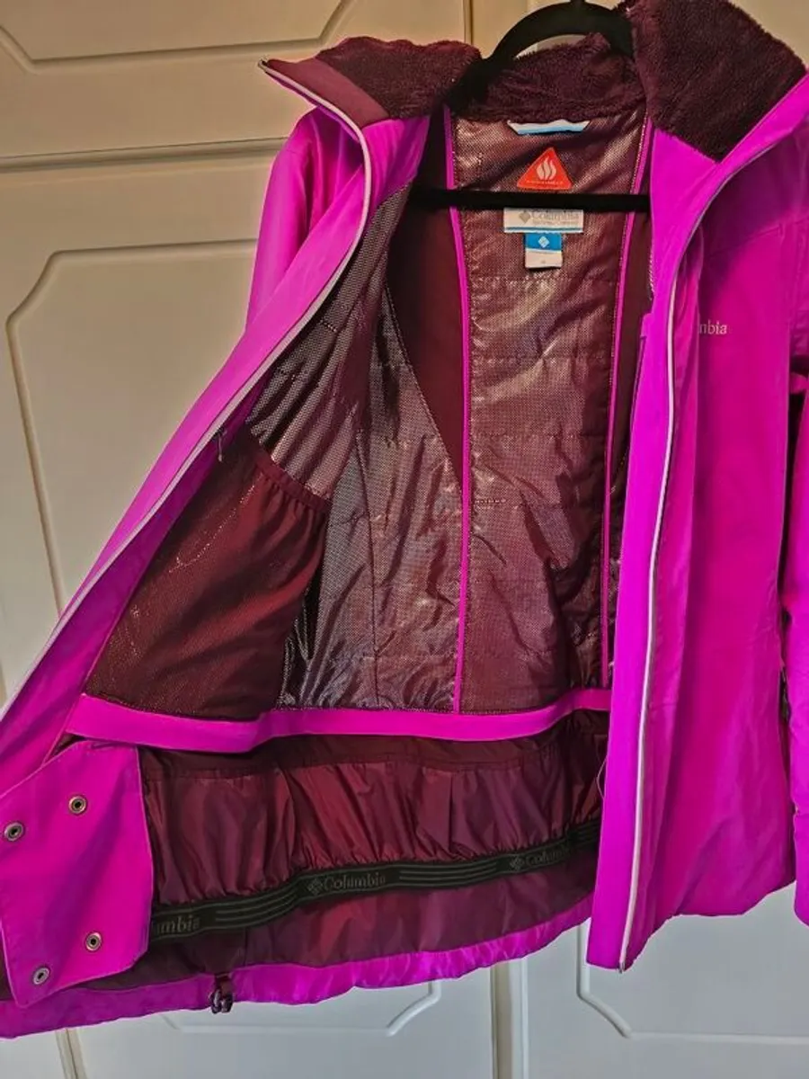 Columbia Ski Jacket Medium - Image 4