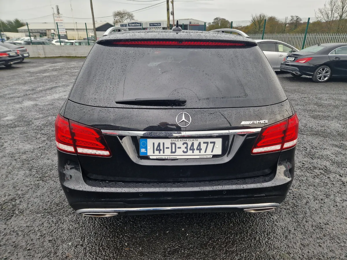 2014 Mercedes-Benz E250 AMG LINE - 7 Seats - Image 4
