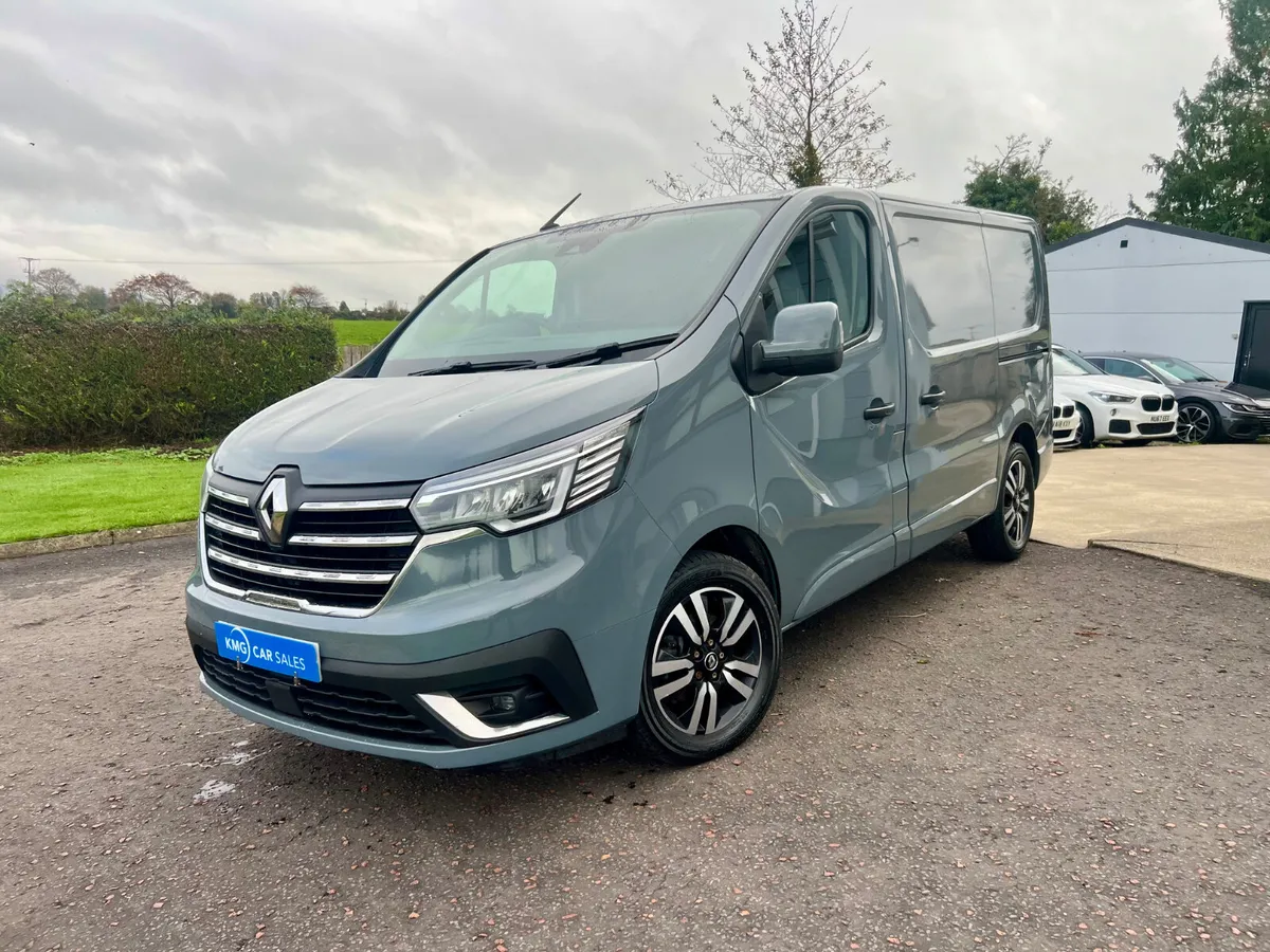 NO VAT 2022 Renault Trafic Sport Plus 150 bhp - Image 1