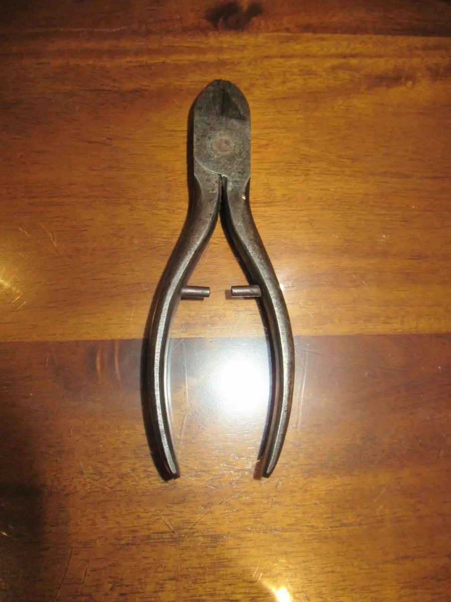 antique vintage PLIERS cottage pub man cave rustic - Image 4