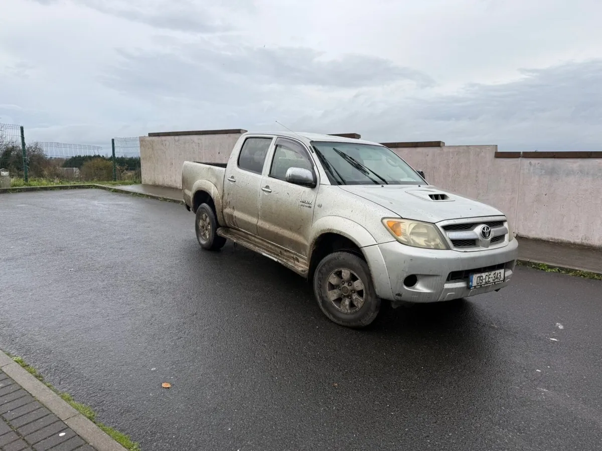 Toyota Hilux 2009 - Image 1