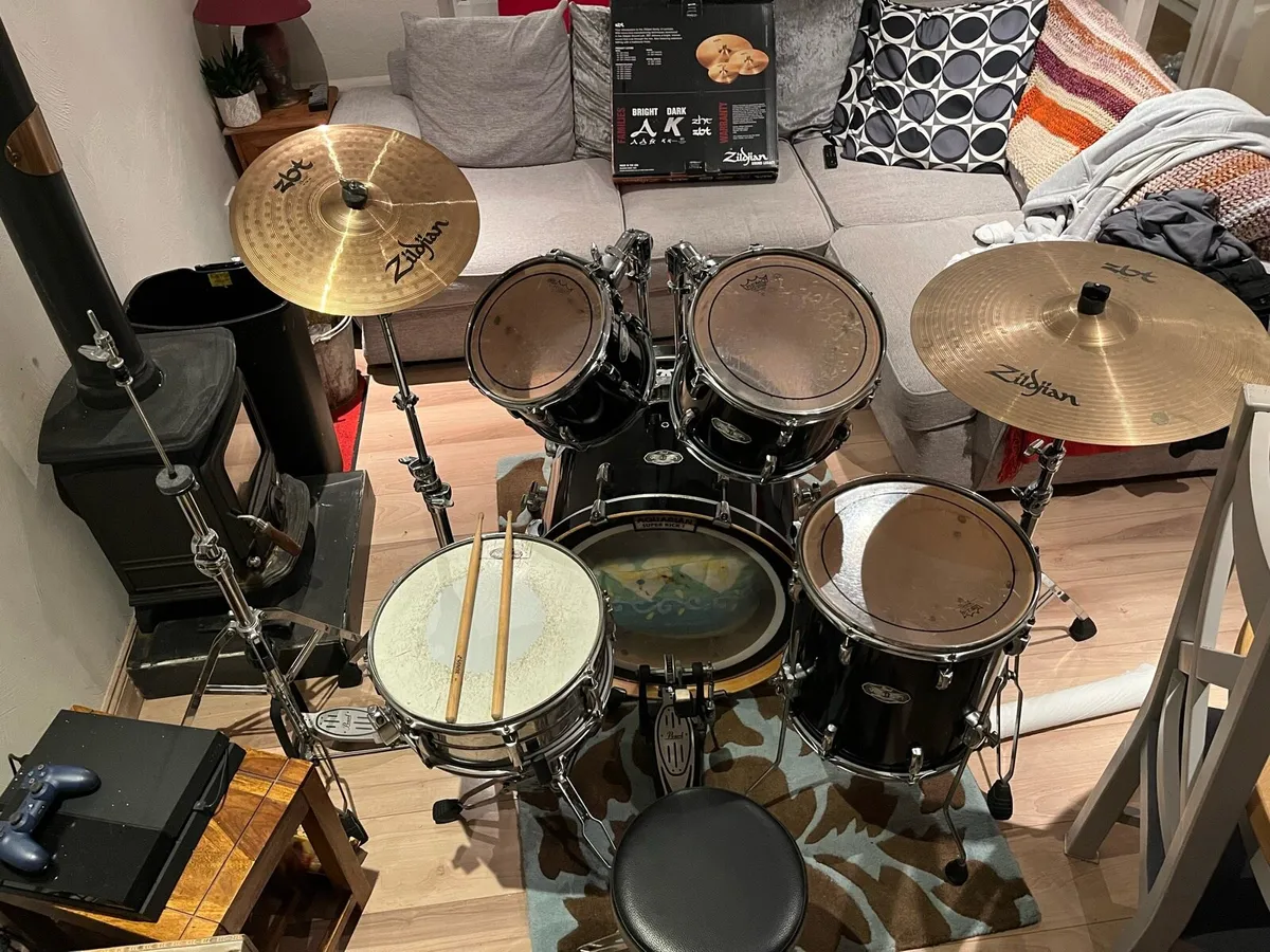 Pearl Vision drum kit - Image 1