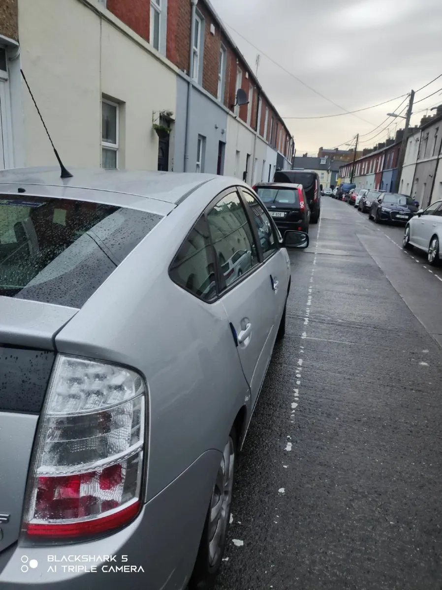 Toyota Prius 09 Hybrid New NCT Till 08/ 2026 - Image 4