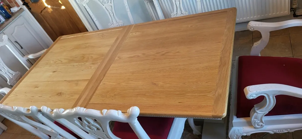 Table & chairs - Image 2