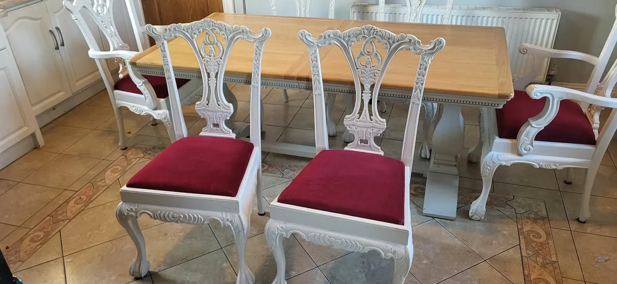 Table & chairs - Image 3