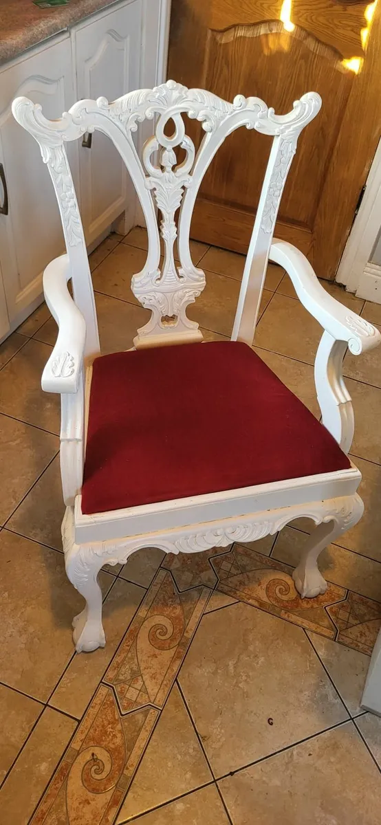 Table & chairs - Image 4