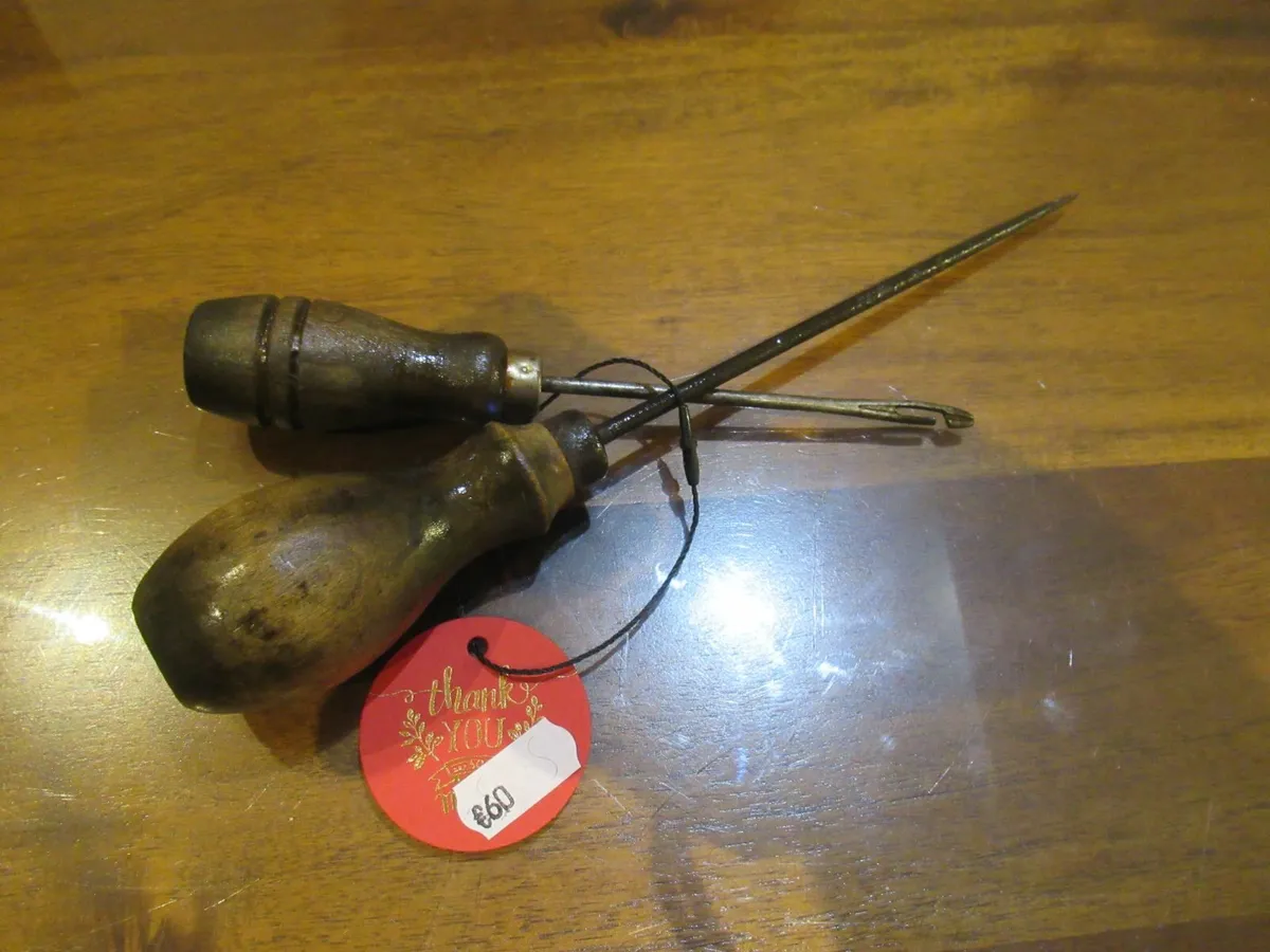 antique vintage LEATHER TOOLS horse cottage pub - Image 3