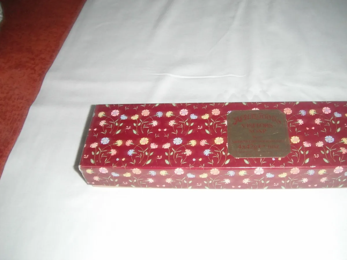 Applewoods Rose Visitors Soap set for sale - Image 2