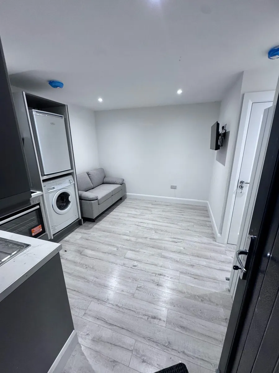 2 Bed Granny Flat for Rent - Image 3