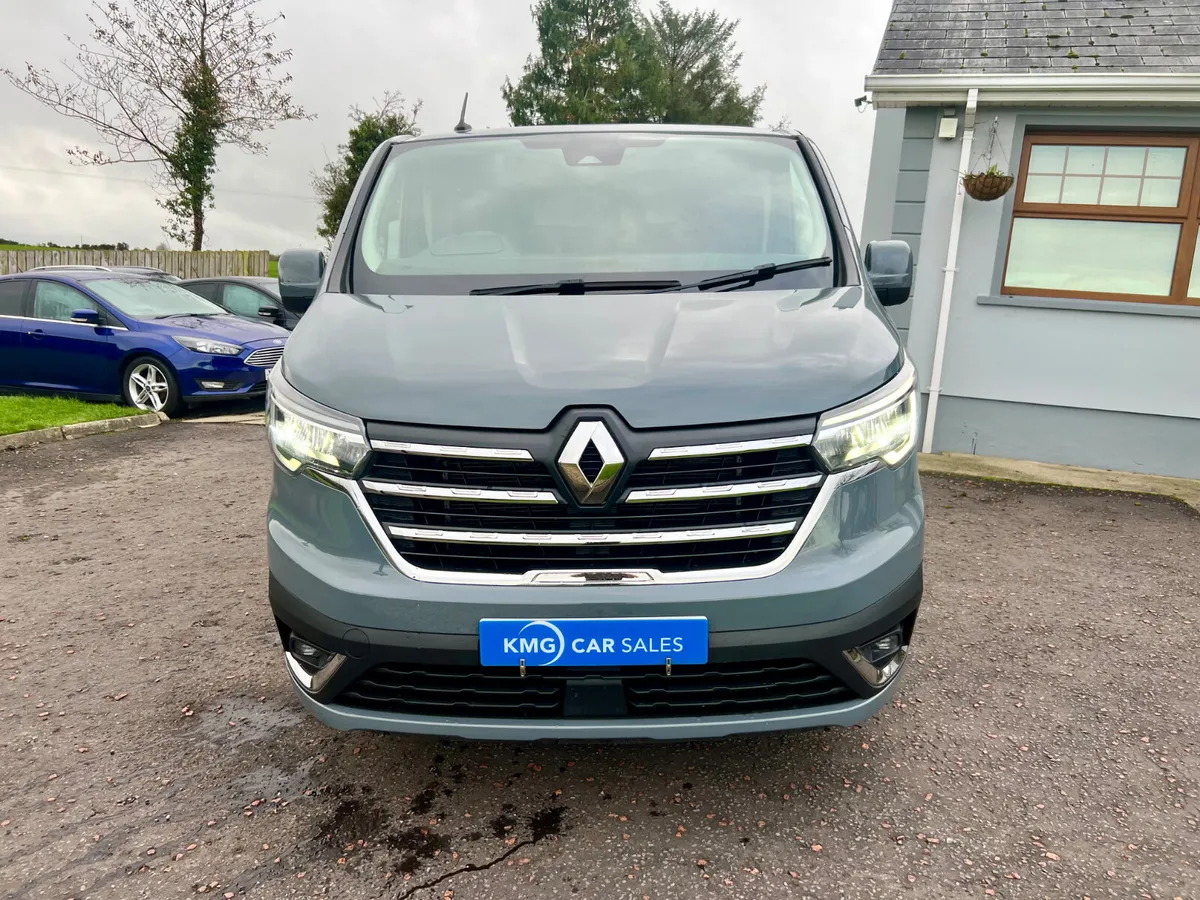 NO VAT 2023 Renault Trafic Extra 130 bhp 2.0 - Image 2