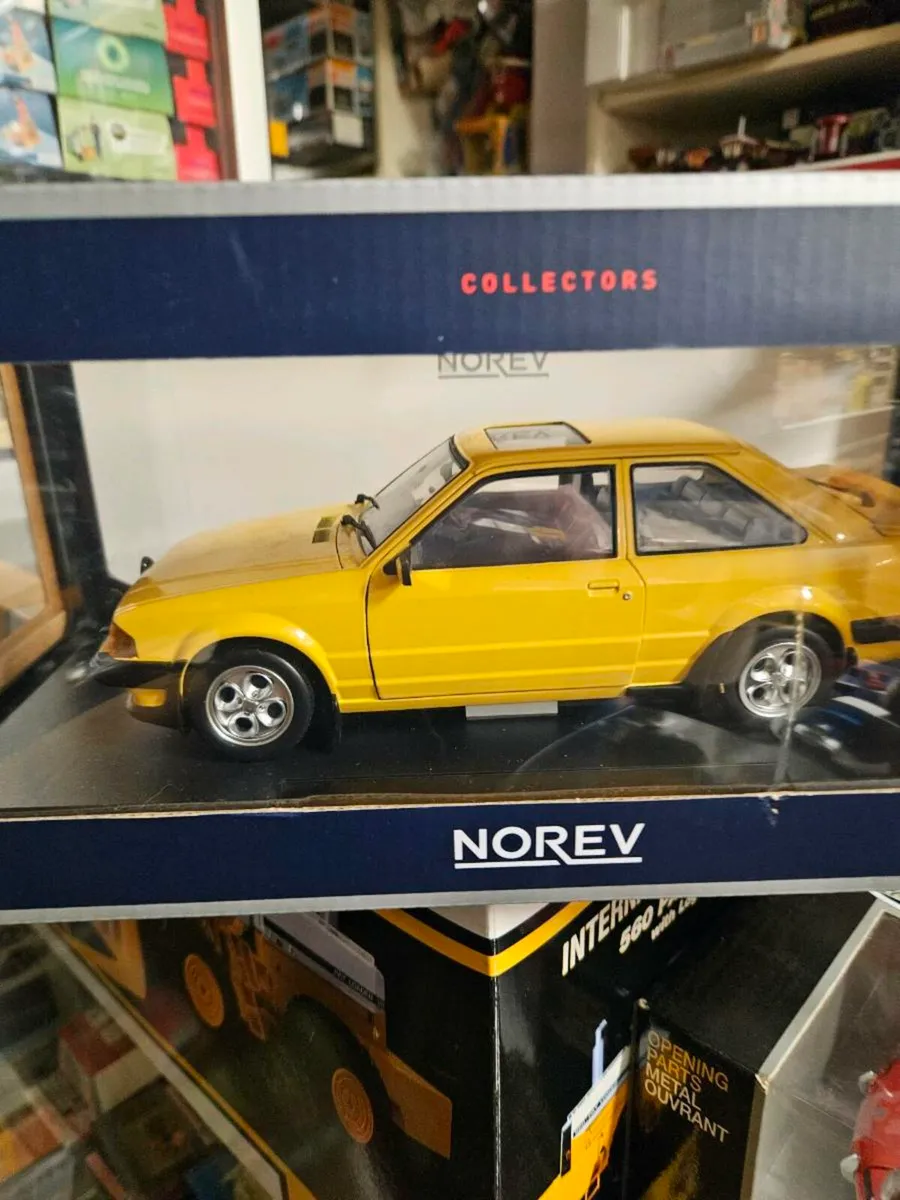 Corgi Norev Ford Escort XR3 1.18 - Image 2