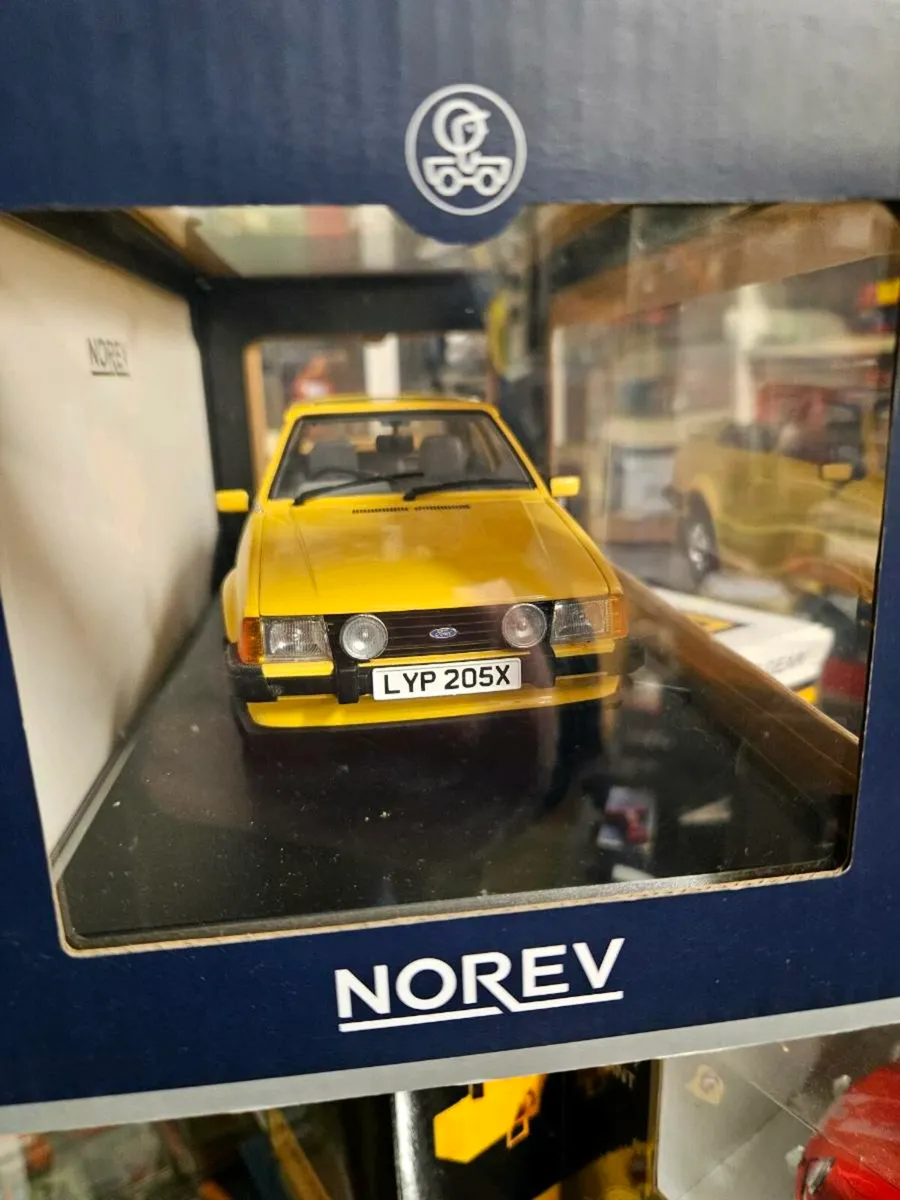 Corgi Norev Ford Escort XR3 1.18 - Image 4