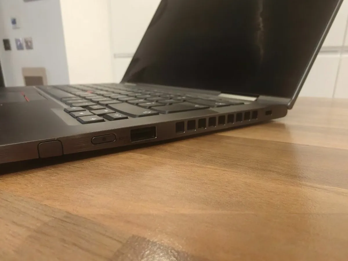 Lenovo Thinkpad X1 Yoga | i7 | 16GB | 512GB | 14" - Image 3