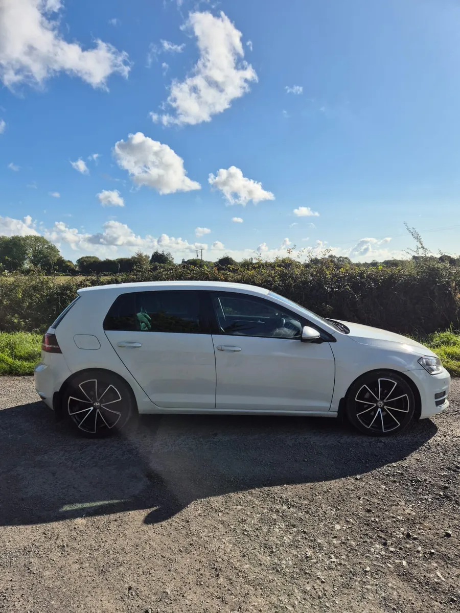 2016 Volkswagen Golf 1.6 tdi highline Beautiful ca - Image 3