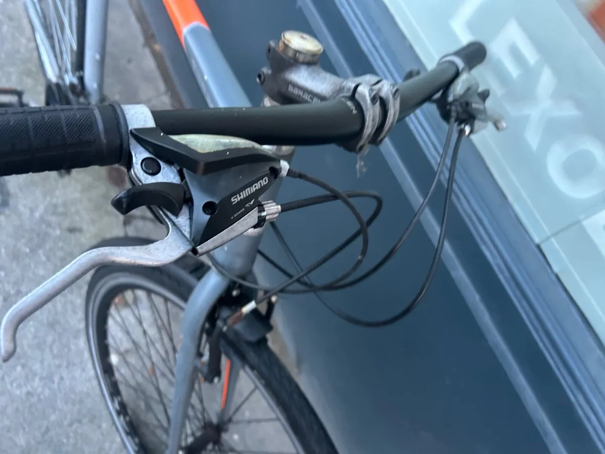 Saracen hybrid bike❗️Open 7 days of the week ❗️ - Image 2