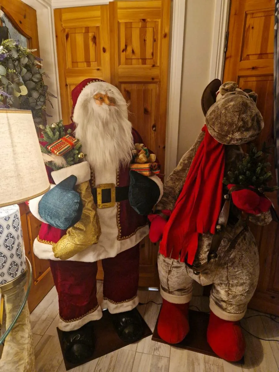 Santa and Mr Moose - Image 3