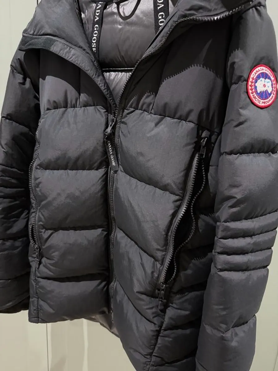 Canada Goose Hybridge Jacket - Image 2
