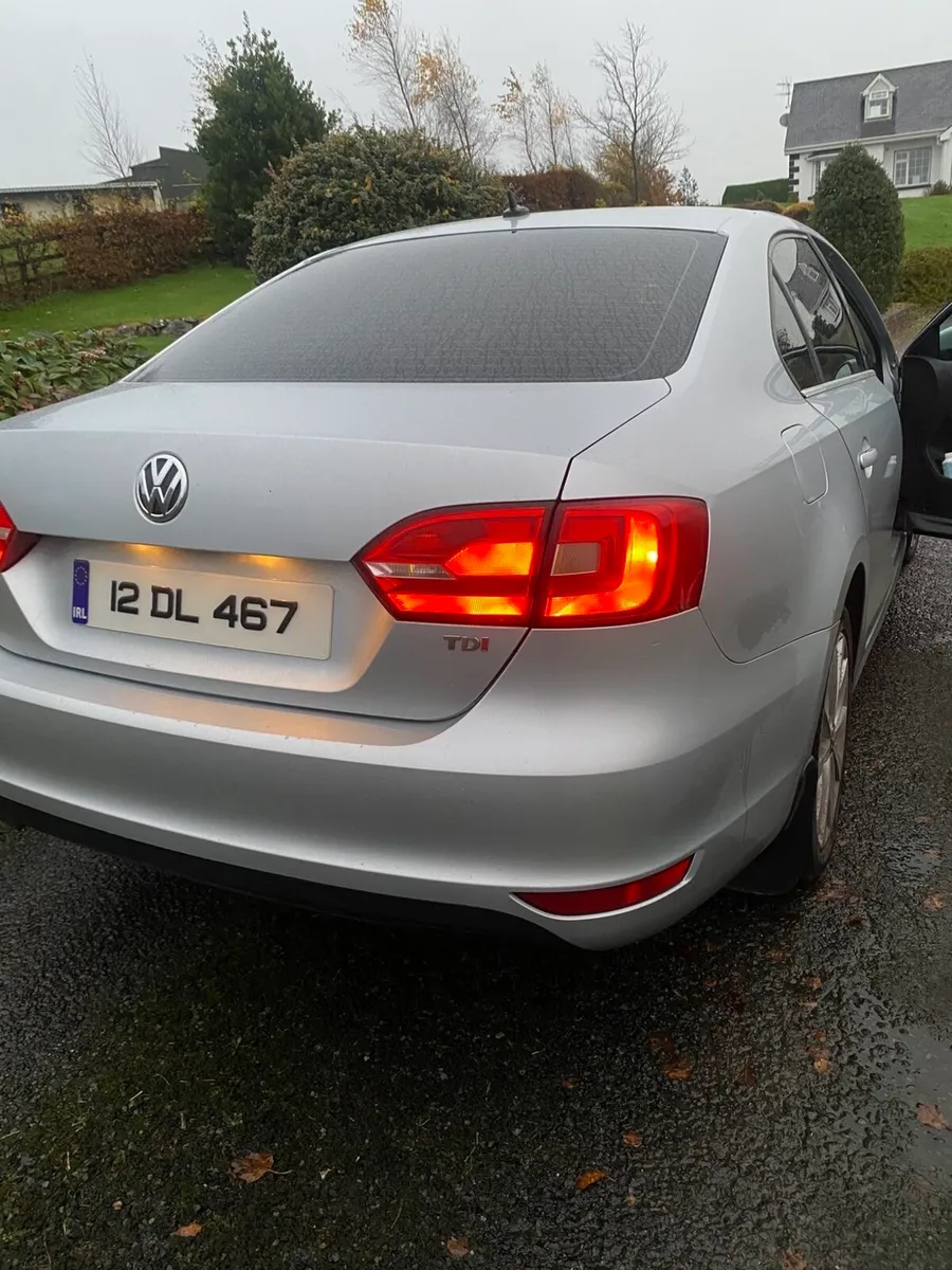 2012 Volkswagen Jetta - Image 2