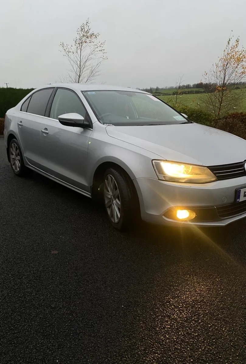 2012 Volkswagen Jetta - Image 3