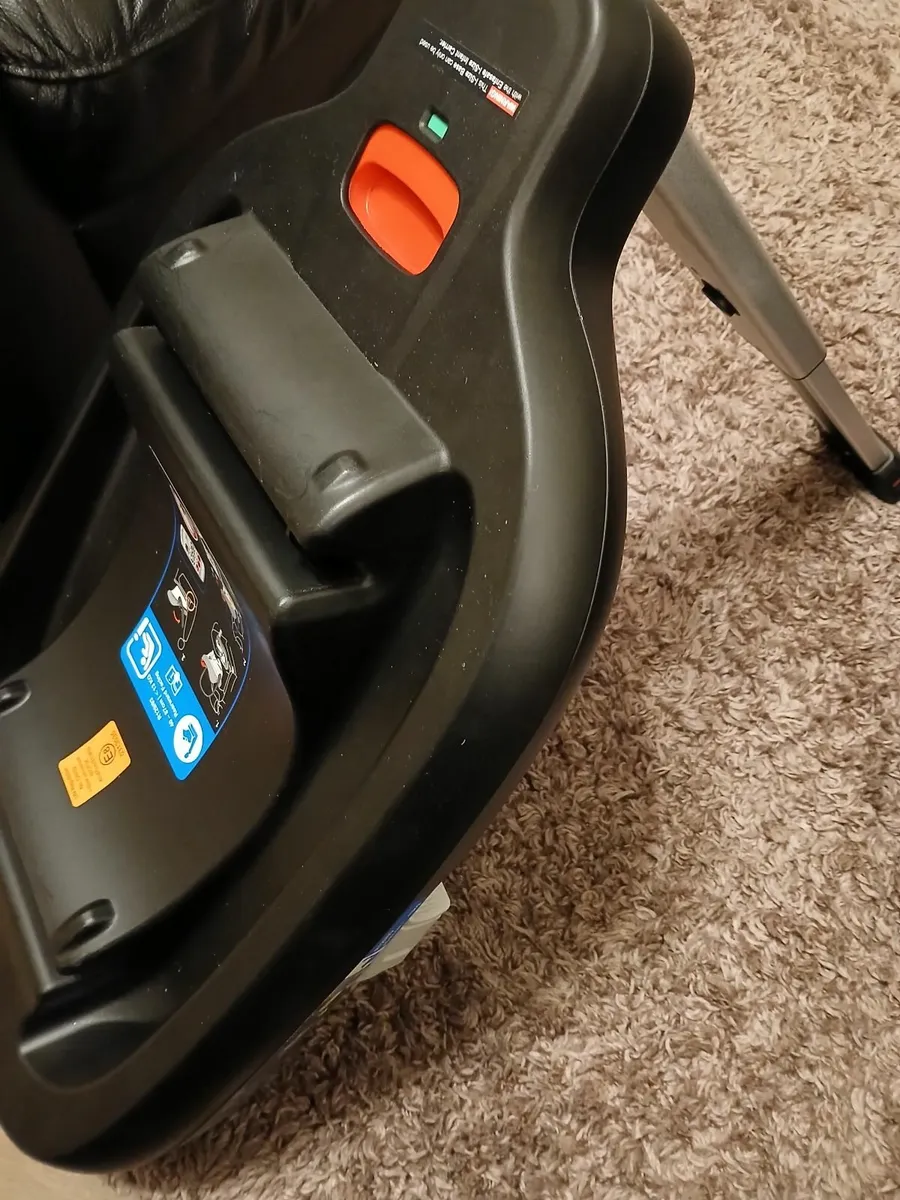 Baby car seat and isofix base - Image 4