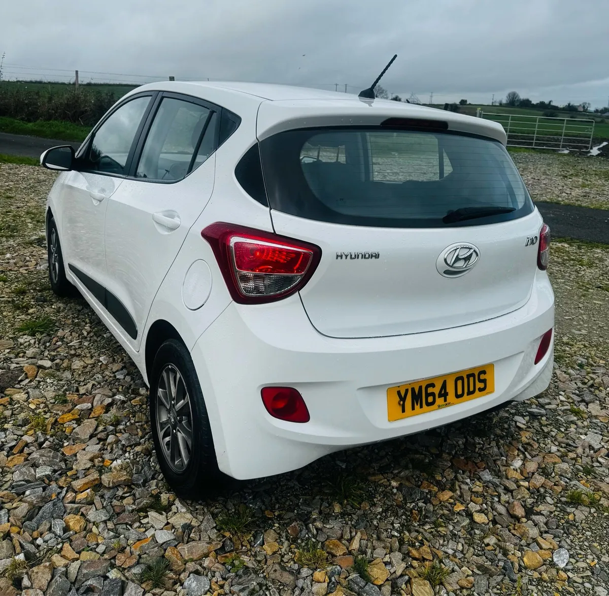 Hyundai i10 Premium - Image 3