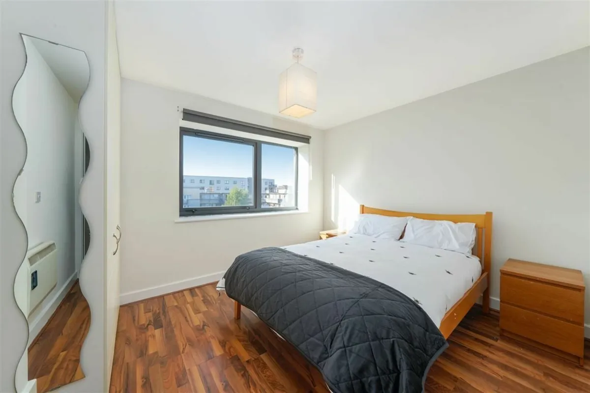 Double bed with two lockers - Image 1