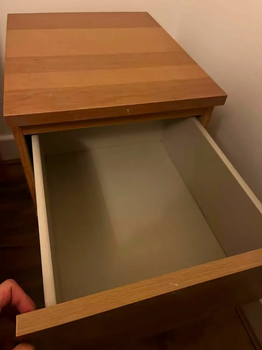 Double bed with two lockers - Image 3